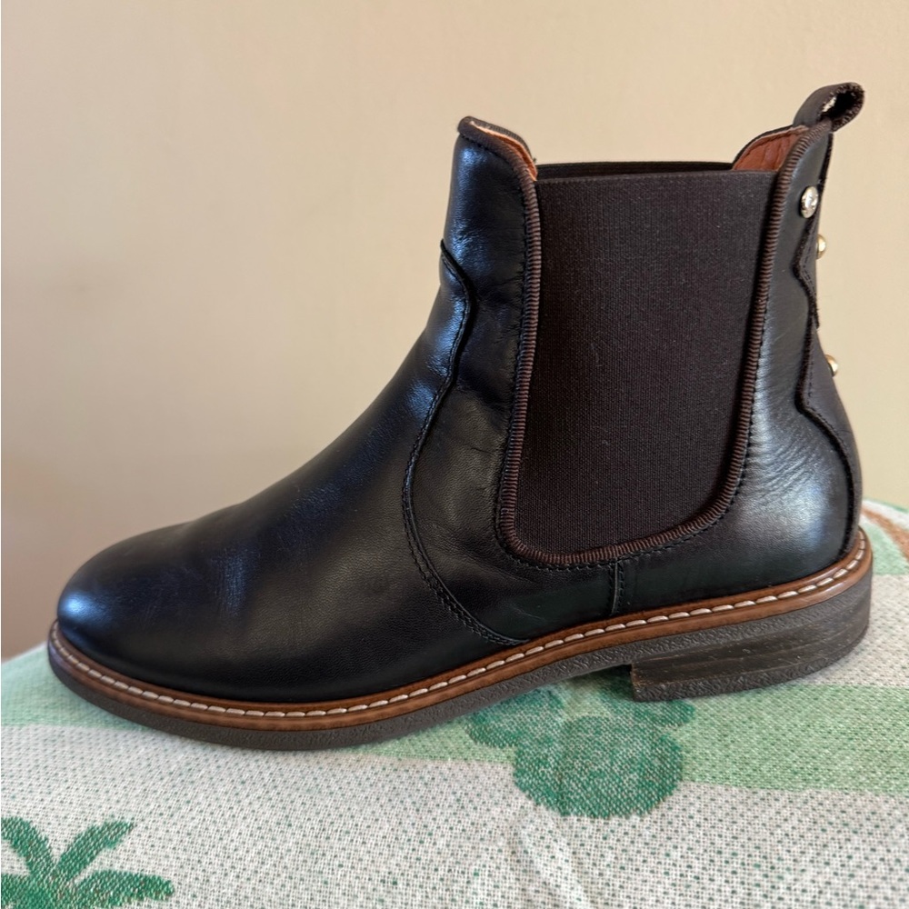 PIKOLINOS Black Leather Ankle Booties